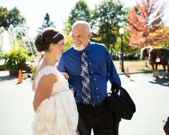 Wedding_BrideandFather_fountain